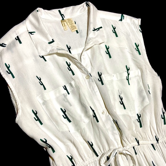 Japana White Dress with Cactus. Button Front and fully lined. Size Large. - Picture 2 of 8